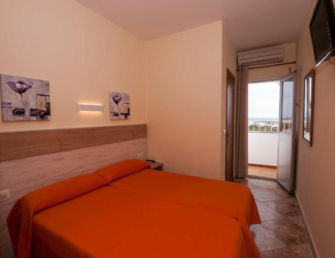 Hostal Sonrisa Del Mar Conil De La Frontera Exterior foto
