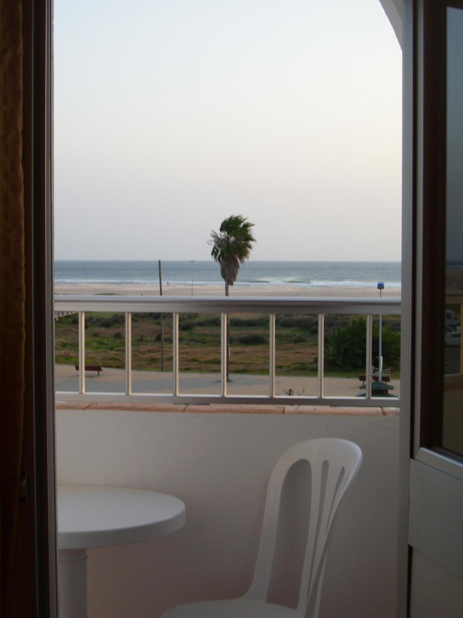 Hostal Sonrisa Del Mar Conil De La Frontera Exterior foto