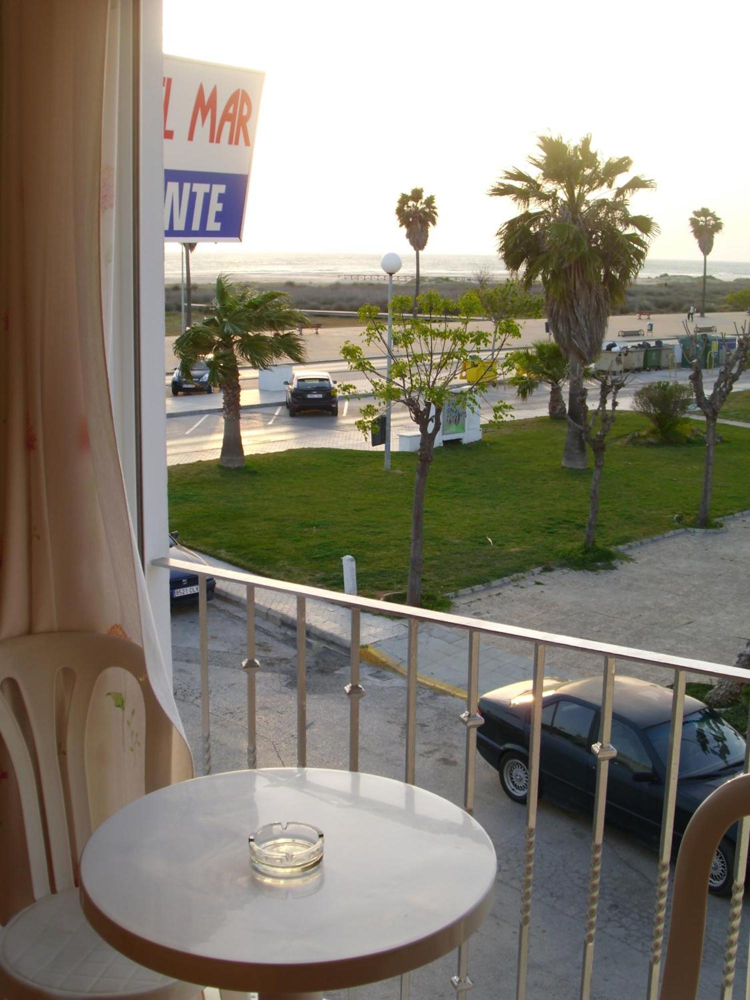 Hostal Sonrisa Del Mar Conil De La Frontera Exterior foto